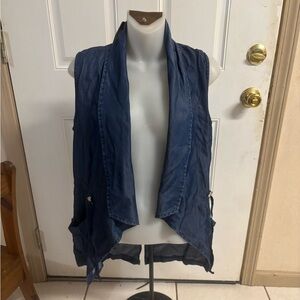 NWT Small Miami (Francesca's) draped open-front cinch ties pockets denim vest.